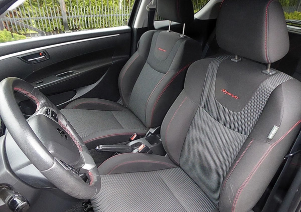 Suzuki Swift cena 28900 przebieg: 136000, rok produkcji 2012 z Radom małe 301